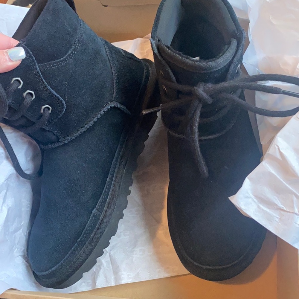 UGG neumel hiker black lace up boots size 5 with box